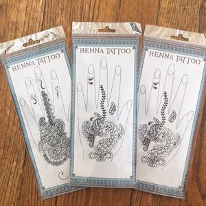 UO // henna hand tattoos